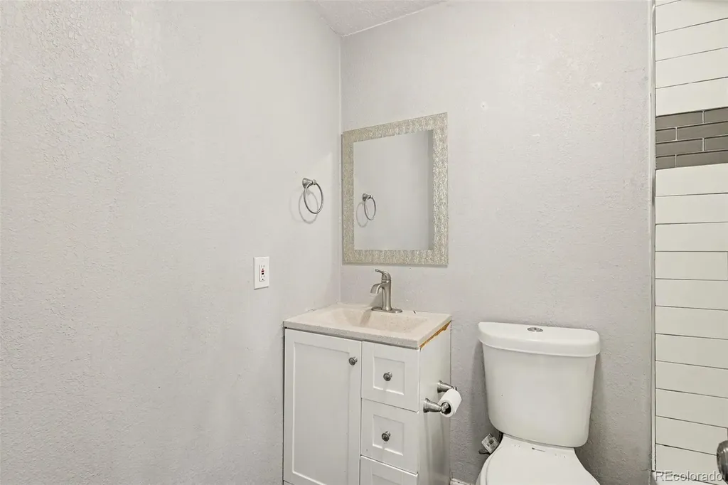 661 E Fremont Avenue Littleton CO 80122