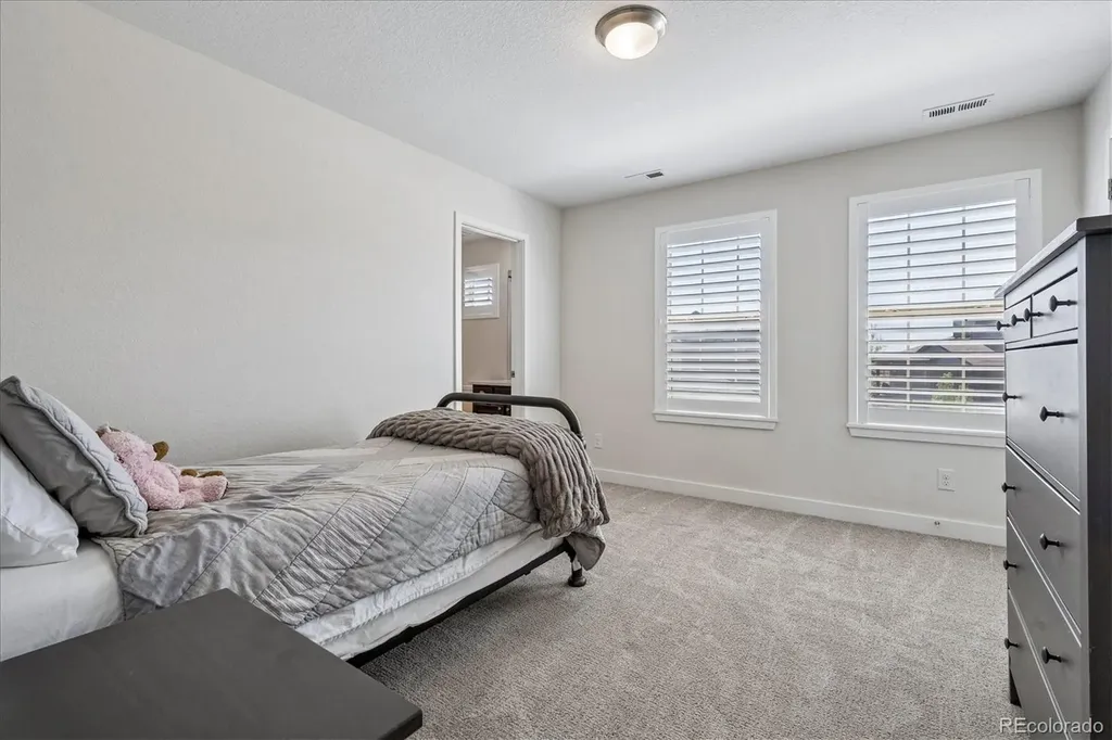9555 Williamsburg Street Littleton CO 80125