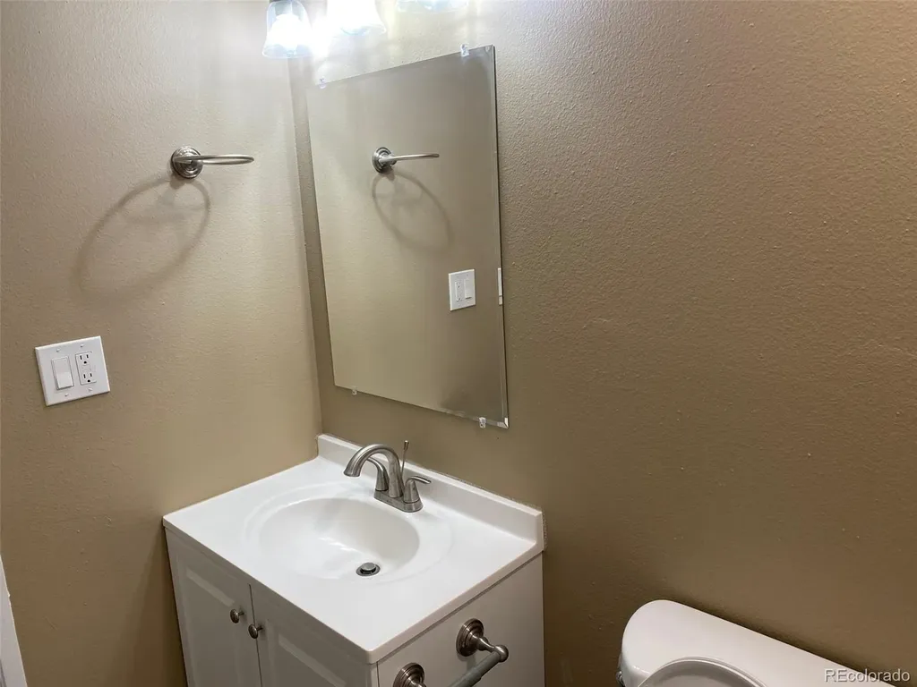 2835 S Monaco Parkway Denver CO 80222