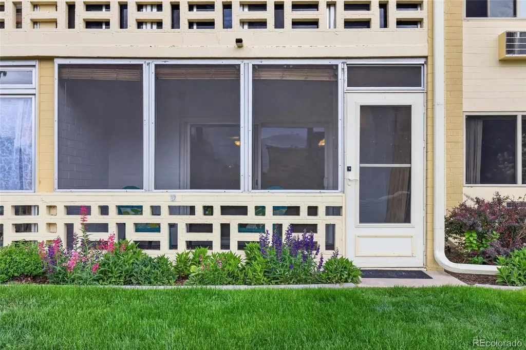 695 S Alton Way Denver CO 80247