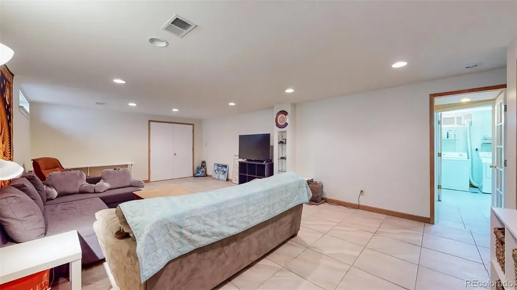 715 Ivanhoe Street Denver CO 80220
