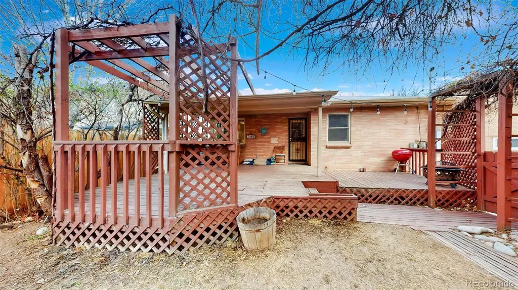 715 Ivanhoe Street Denver CO 80220