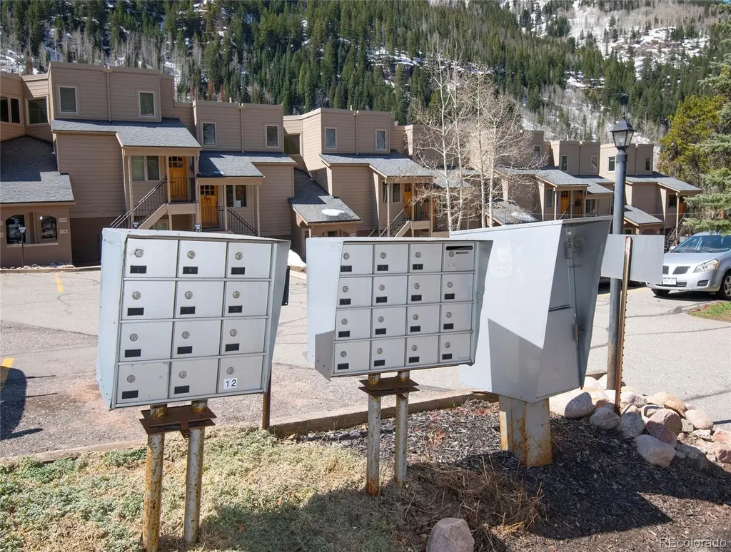 4192 Spruce Way Vail CO 81657