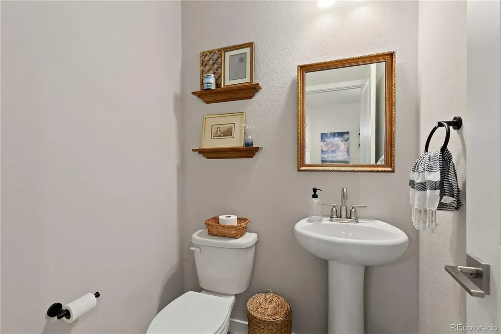 2836 S Flat Circle Longmont CO 80503