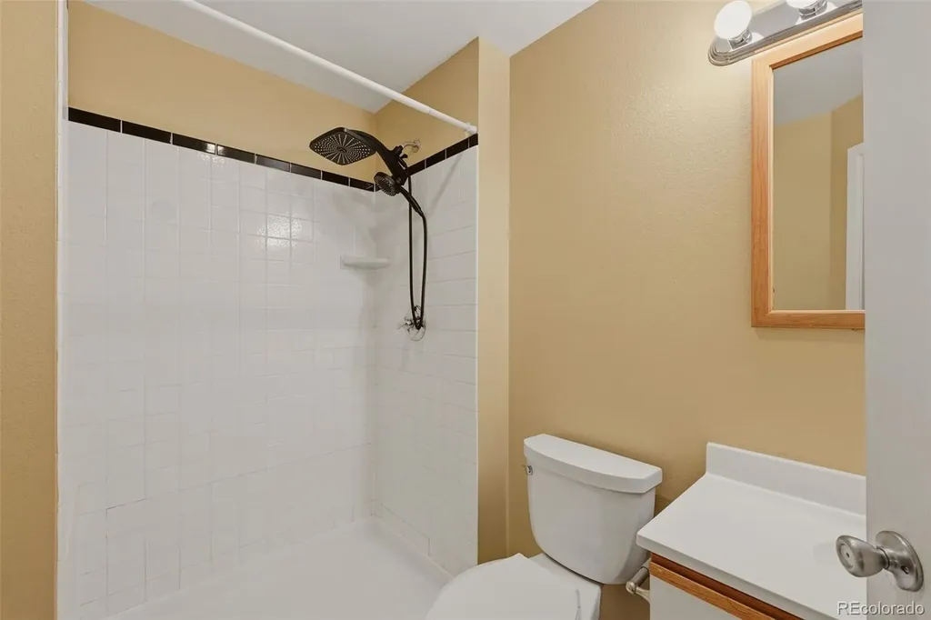 5800 S Quatar Circle Centennial CO 80015