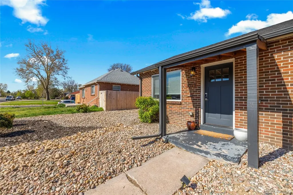 3011 Oneida Street Denver CO 80207