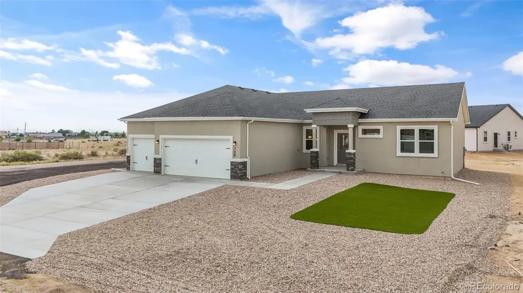 728 E Campbell Lane Pueblo CO 81007