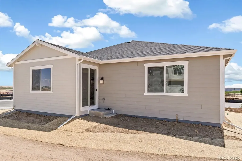 47409 Magnolia Avenue Bennett CO 80102