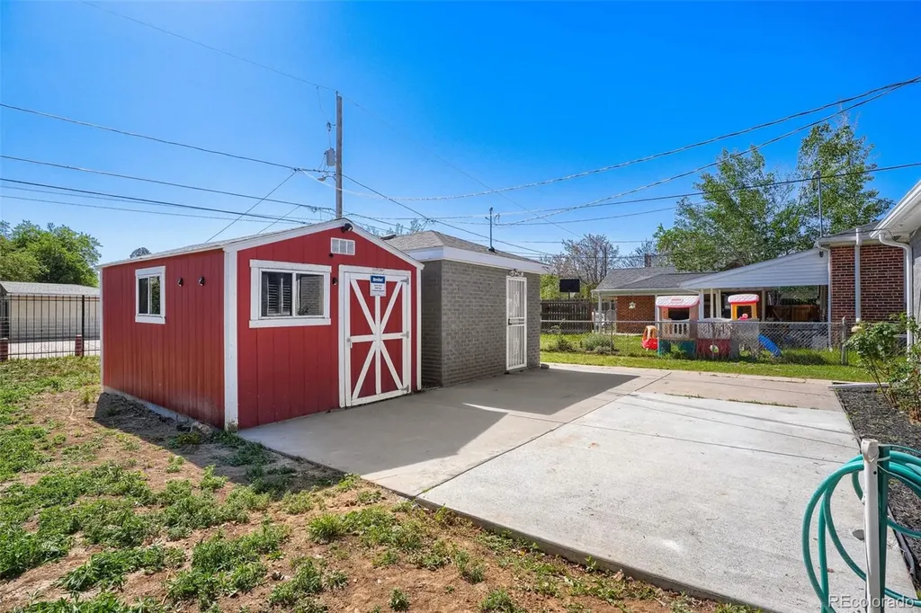 1558 Spruce Street Denver CO 80220