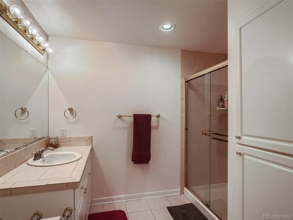 5828 S Danube Street Aurora CO 80015