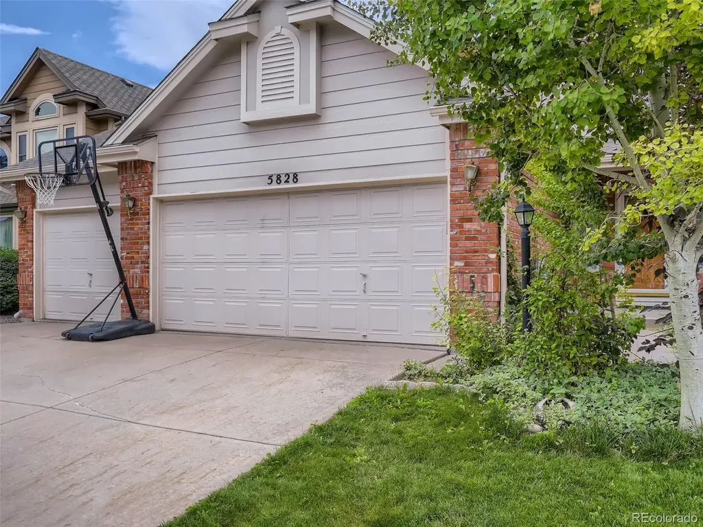 5828 S Danube Street Aurora CO 80015