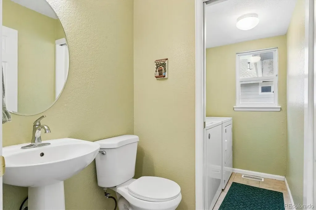 10729 W Parkhill Avenue Littleton CO 80127