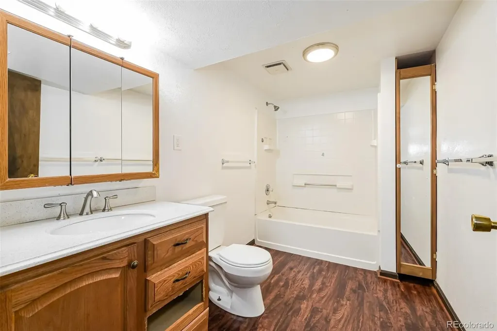 8055 E Bethany Place Denver CO 80231