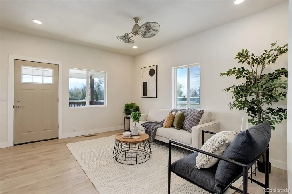 454 4th Avenue Deer Trail CO 80105