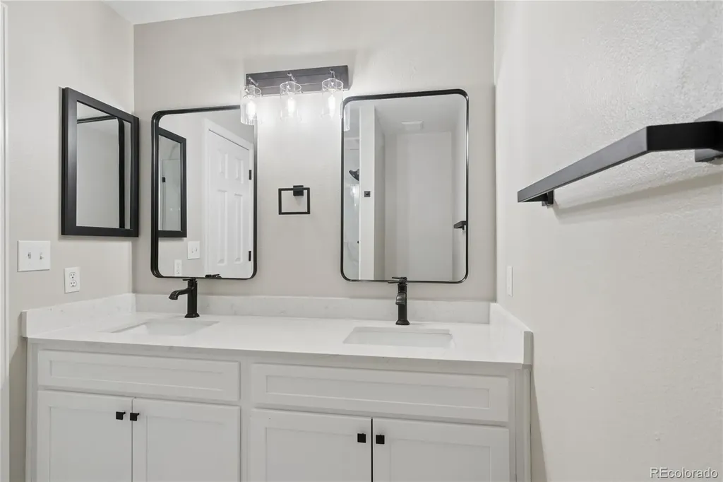 10606 Hyacinth Court Highlands Ranch CO 80129