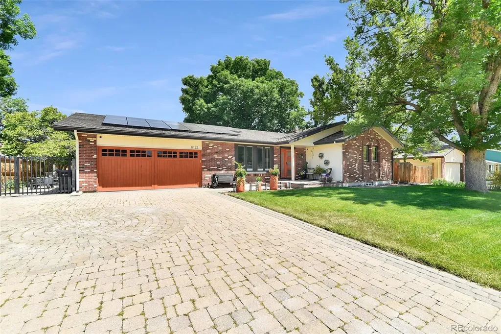 8122 Ammons Way Arvada CO 80005