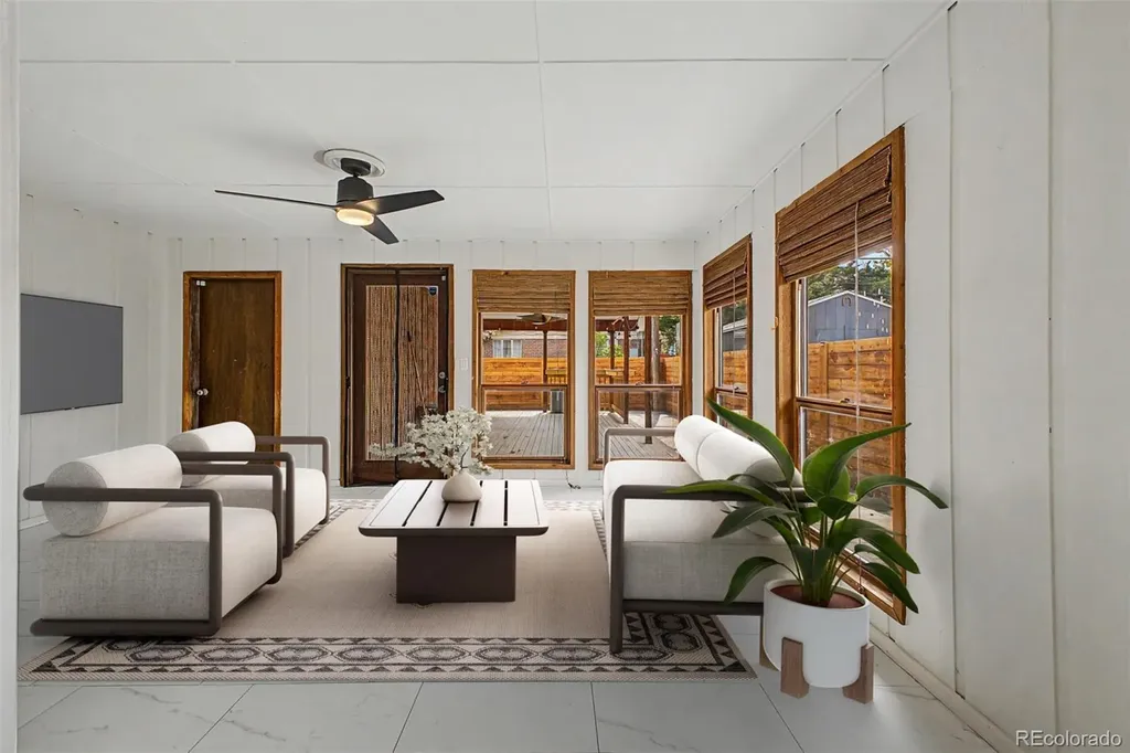 520 Iola Street Aurora CO 80010