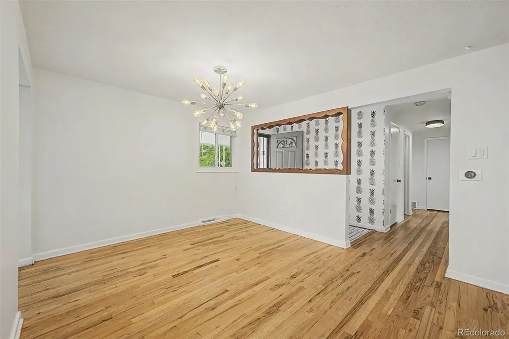 520 Iola Street Aurora CO 80010