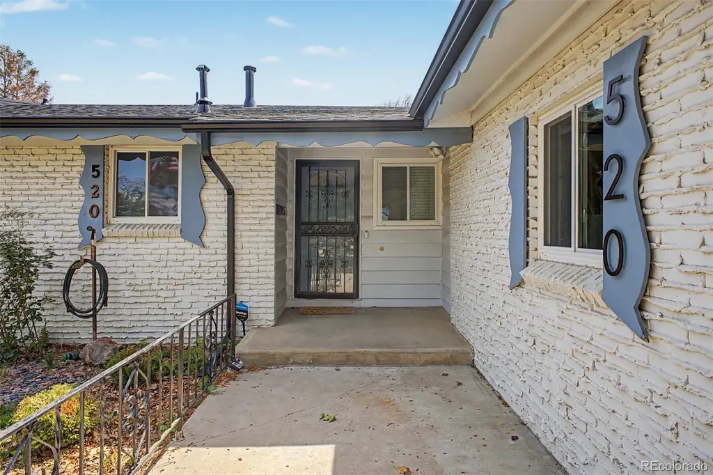 520 Iola Street Aurora CO 80010