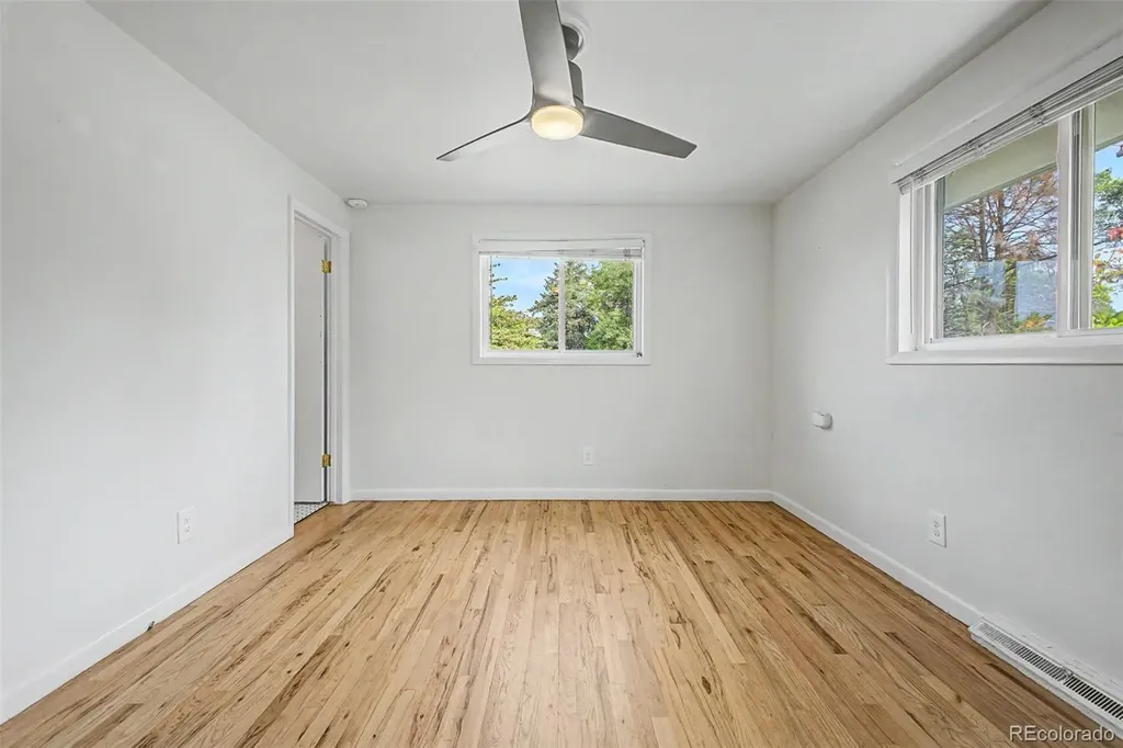 520 Iola Street Aurora CO 80010