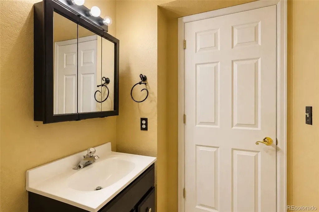 355 Peregrine Circle Broomfield CO 80020