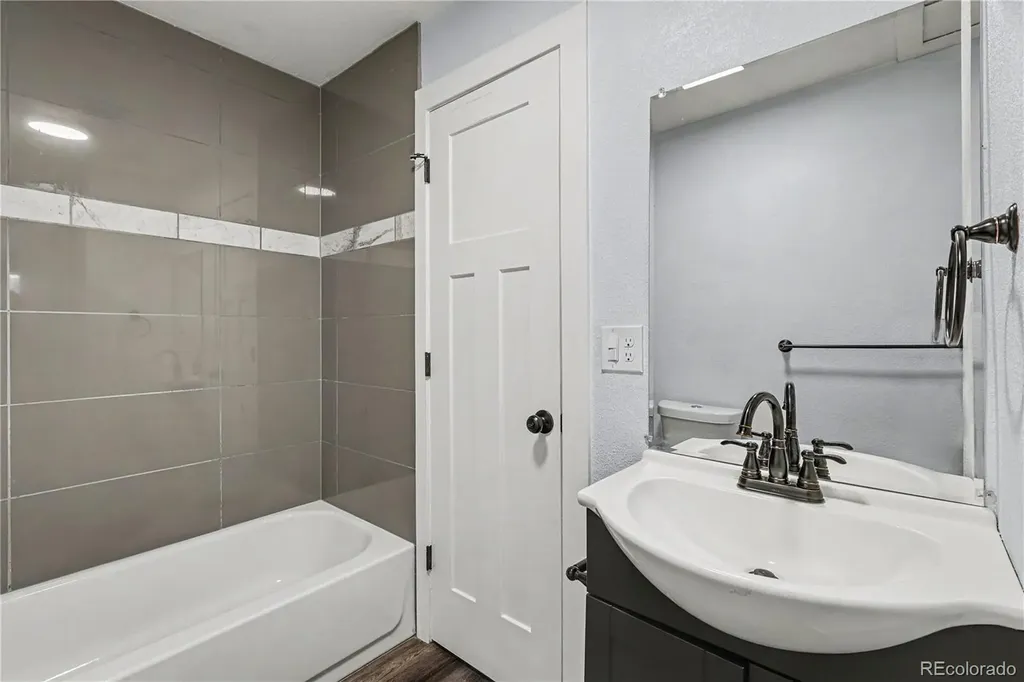 4144 Chase Street Denver CO 80212