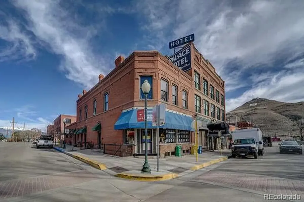202 N F Street Salida CO 81201