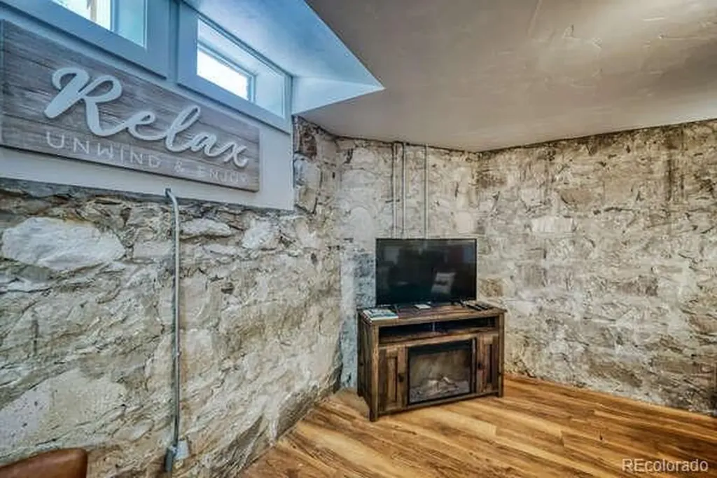 202 N F Street Salida CO 81201