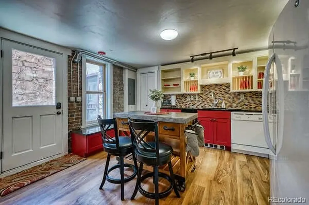 202 N F Street Salida CO 81201