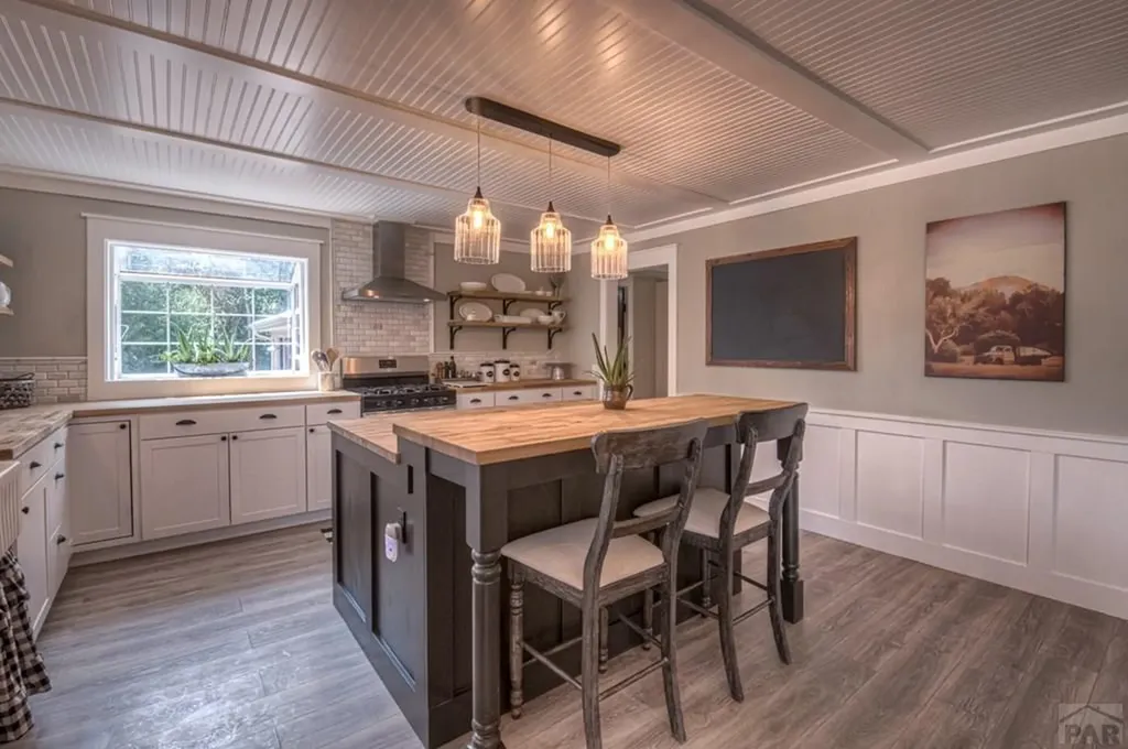 317 W Virginia Street La Veta CO 81055