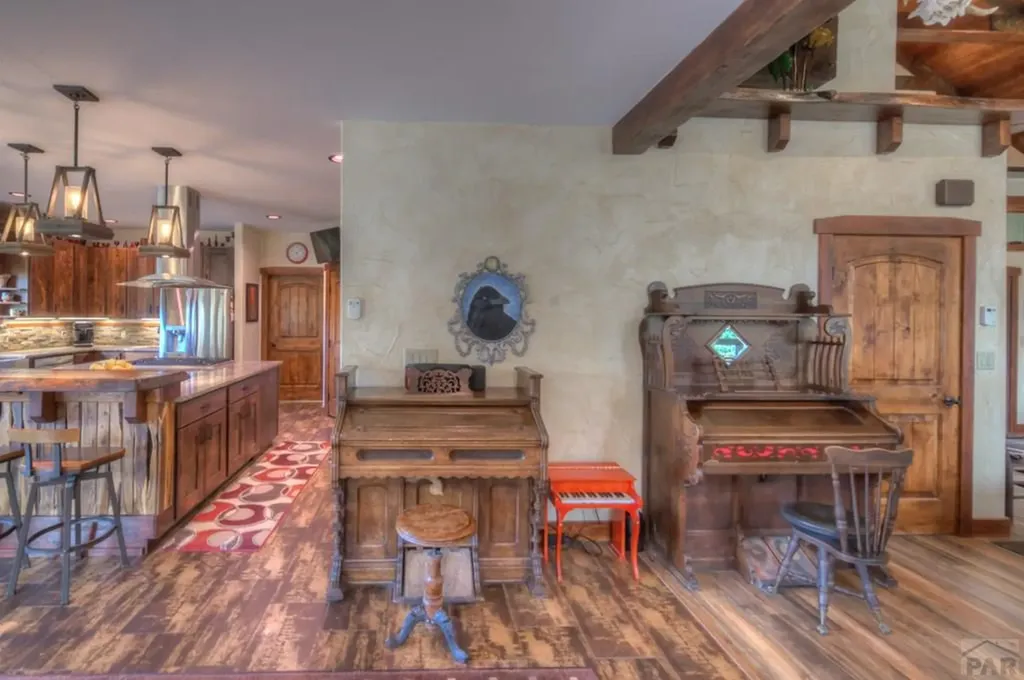 1833 Yellowstone Creek Road La Veta CO 81055