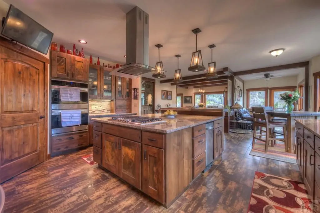 1833 Yellowstone Creek Road La Veta CO 81055