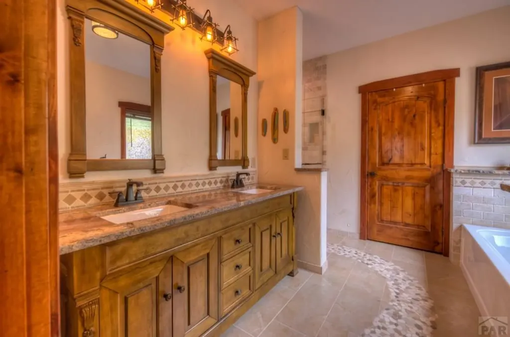 1833 Yellowstone Creek Road La Veta CO 81055