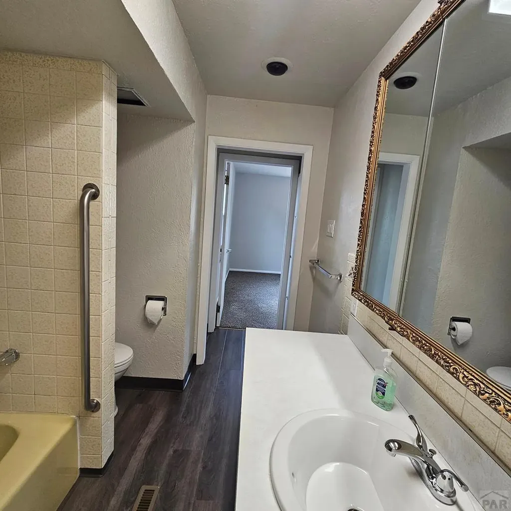 5207 Thatcher Avenue Pueblo CO 81005