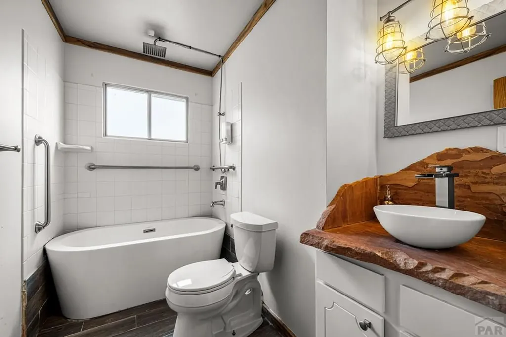 11 Macnaughton Road Pueblo CO 81001