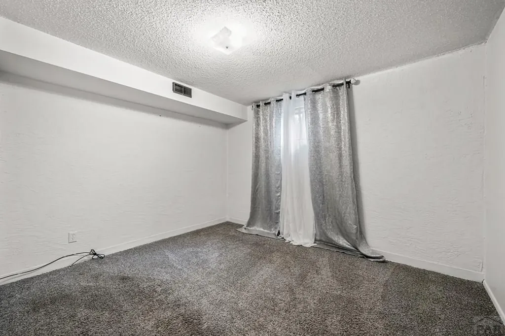 11 Macnaughton Road Pueblo CO 81001