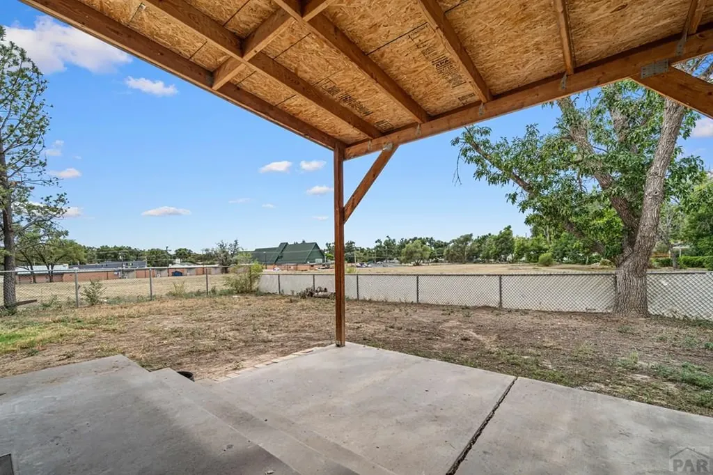 11 Macnaughton Road Pueblo CO 81001