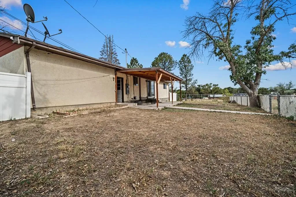 11 Macnaughton Road Pueblo CO 81001