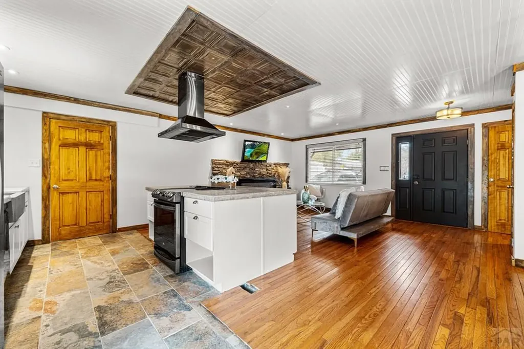 11 Macnaughton Road Pueblo CO 81001