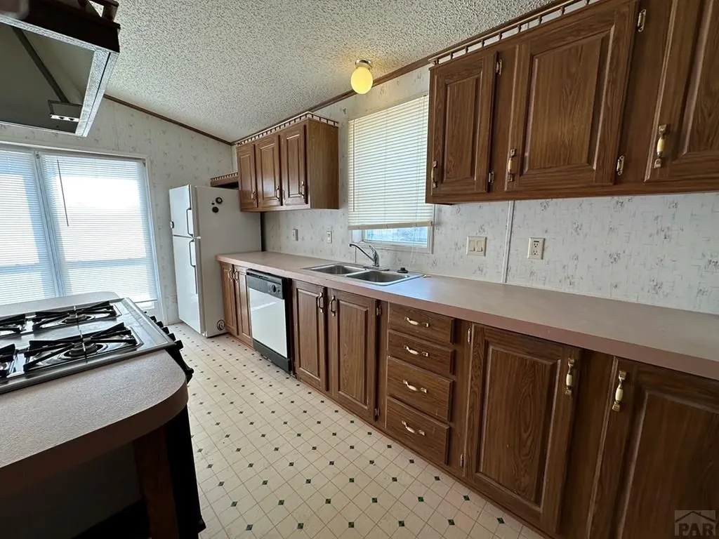 2221 S Prairie Street Pueblo CO 81005