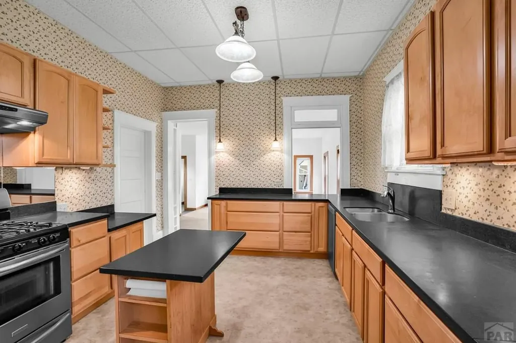 612 Lake Avenue Pueblo CO 81004