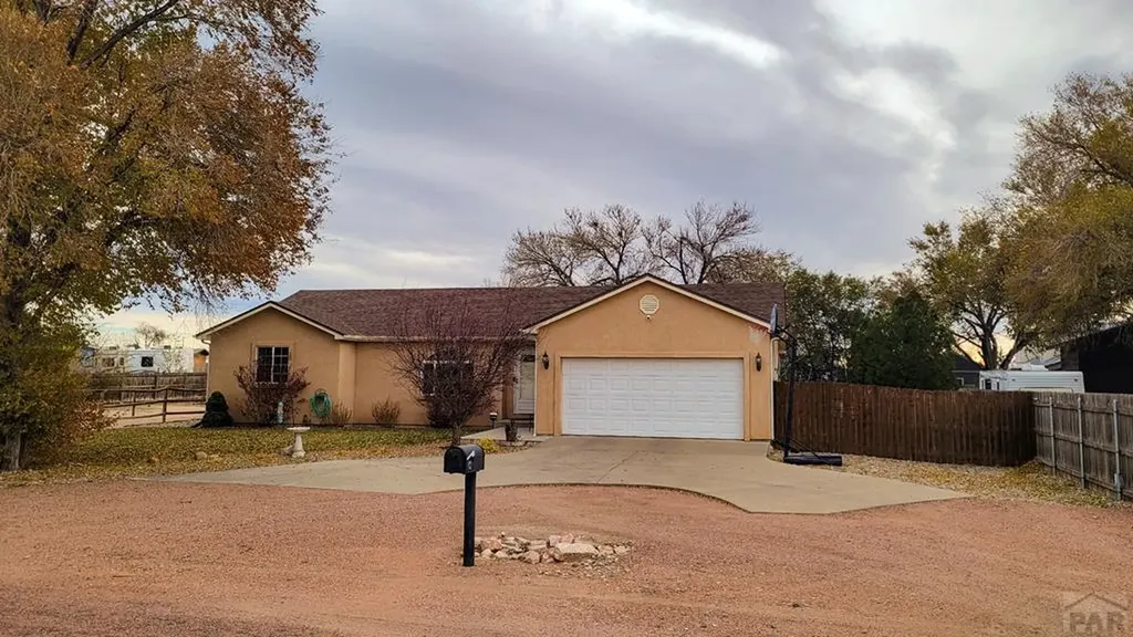 12 Grant Avenue Penrose CO 81240