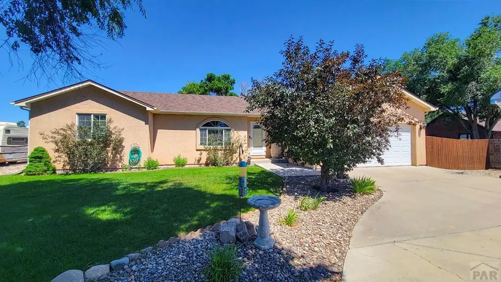 12 Grant Avenue Penrose CO 81240