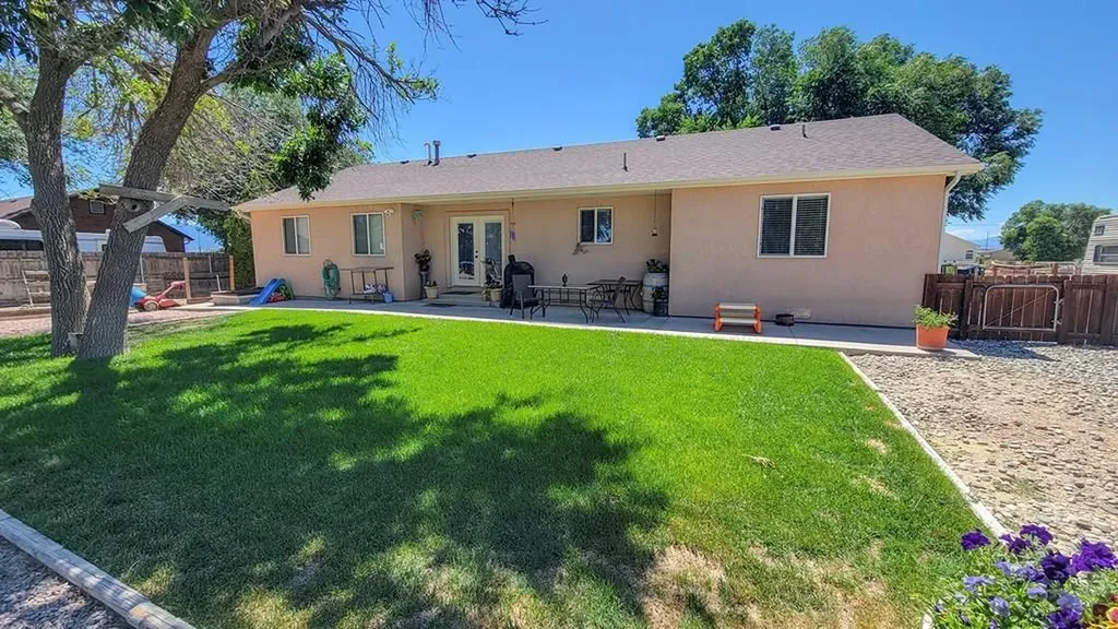 12 Grant Avenue Penrose CO 81240