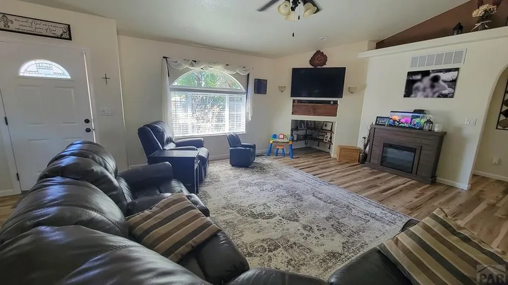 12 Grant Avenue Penrose CO 81240