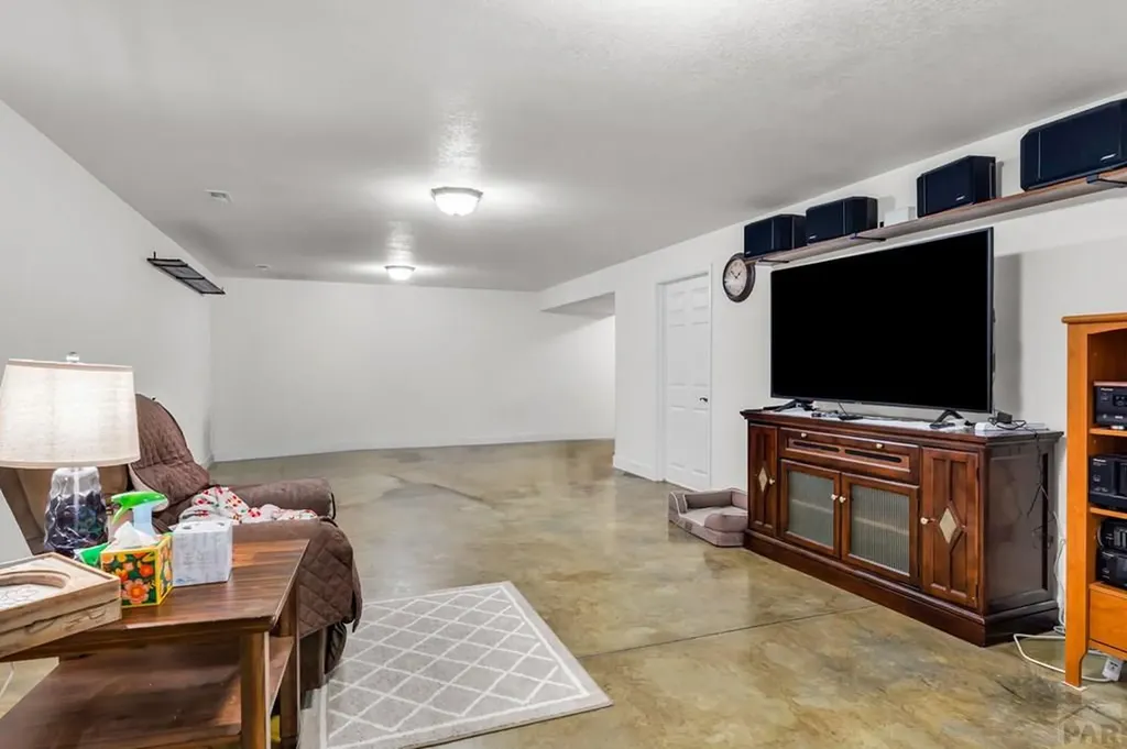 75 Wheatridge Drive Pueblo CO 81005