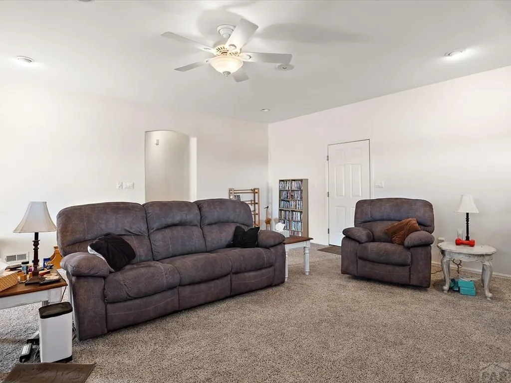 1060 W Stallion Drive Pueblo CO 81007