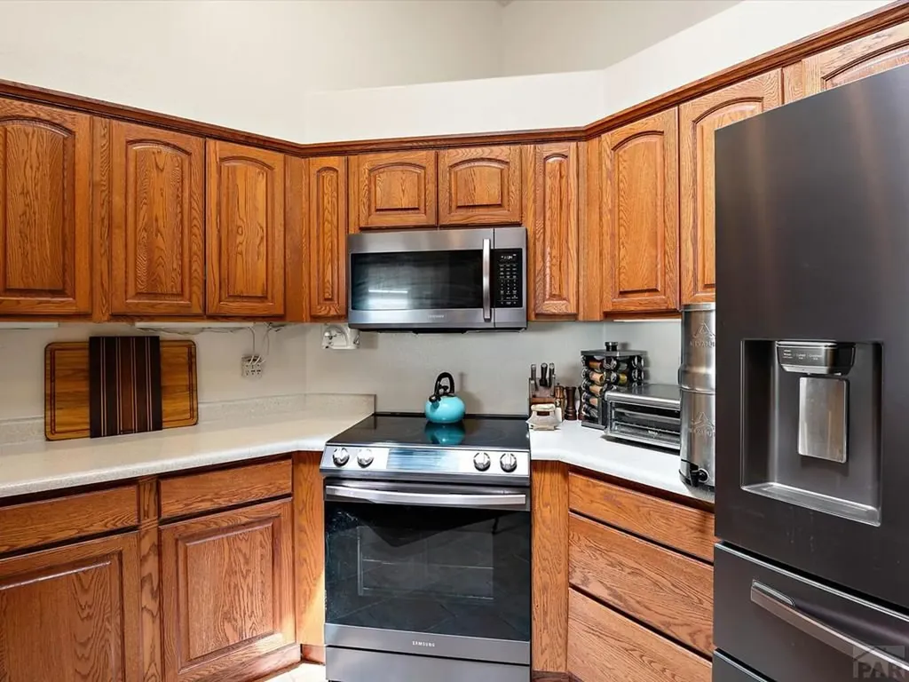 1060 W Stallion Drive Pueblo CO 81007