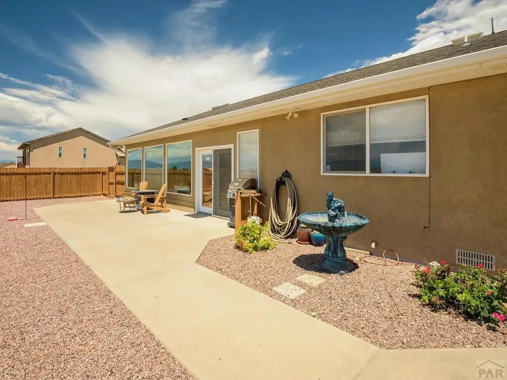 1060 W Stallion Drive Pueblo CO 81007