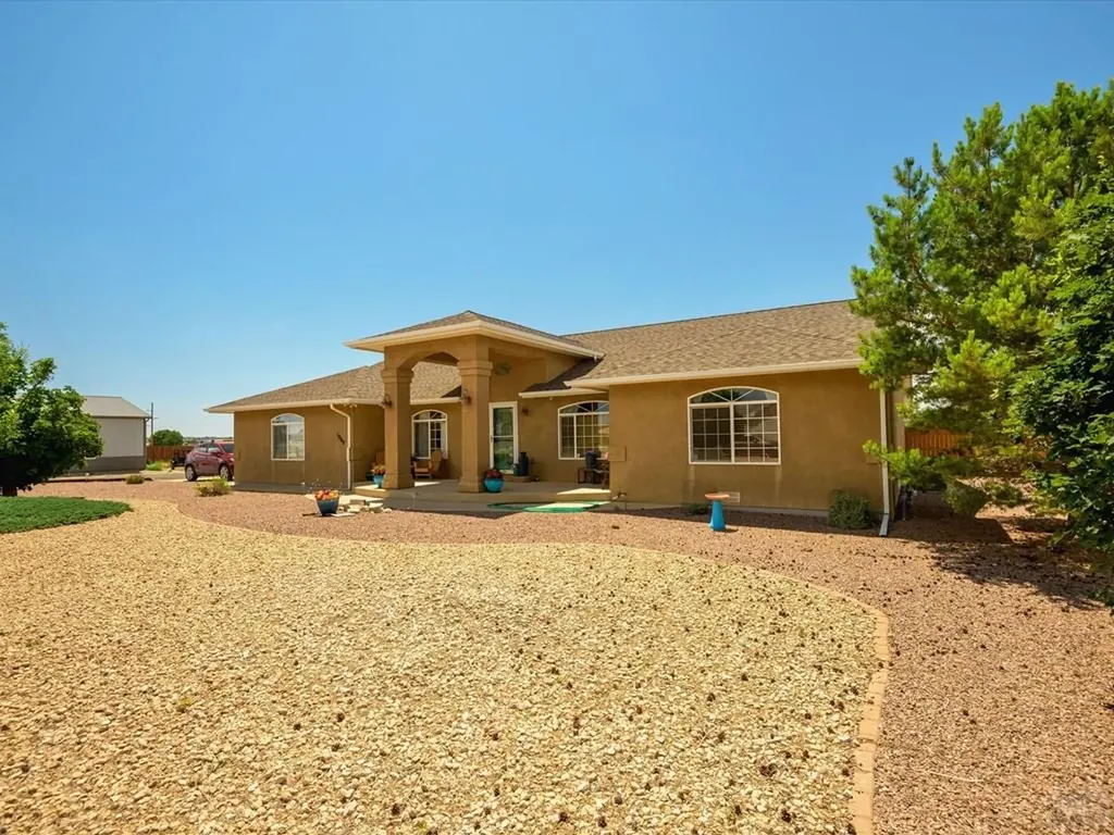 1060 W Stallion Drive Pueblo CO 81007